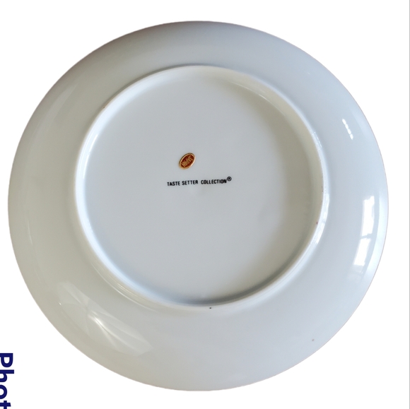 Taste  Setter Collection 7 1/2" Salad Plates Floral & Butterfly Embroidery (4) - Picture 9 of 10